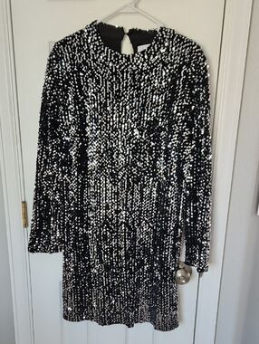 Black Sequin Long-Sleeve Party Dress